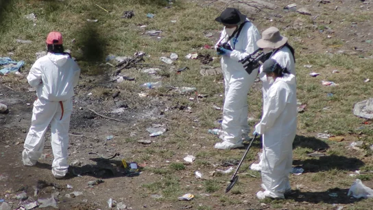 Espertos forenses buscan a los 43 estudiantes mexicanos desaparecidos Espertos forenses buscan a los 43 estudiantes mexicanos desaparecidos