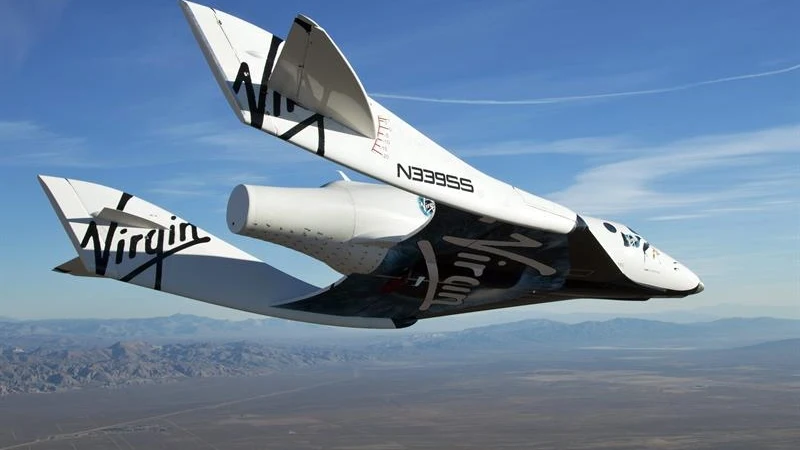 La nave Virgin Galactic durante un vuelo
