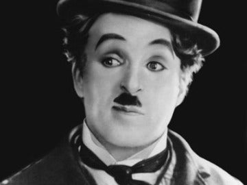 Charles Chaplin, el bigote hitleriano Charles Chaplin, el bigote hitleriano