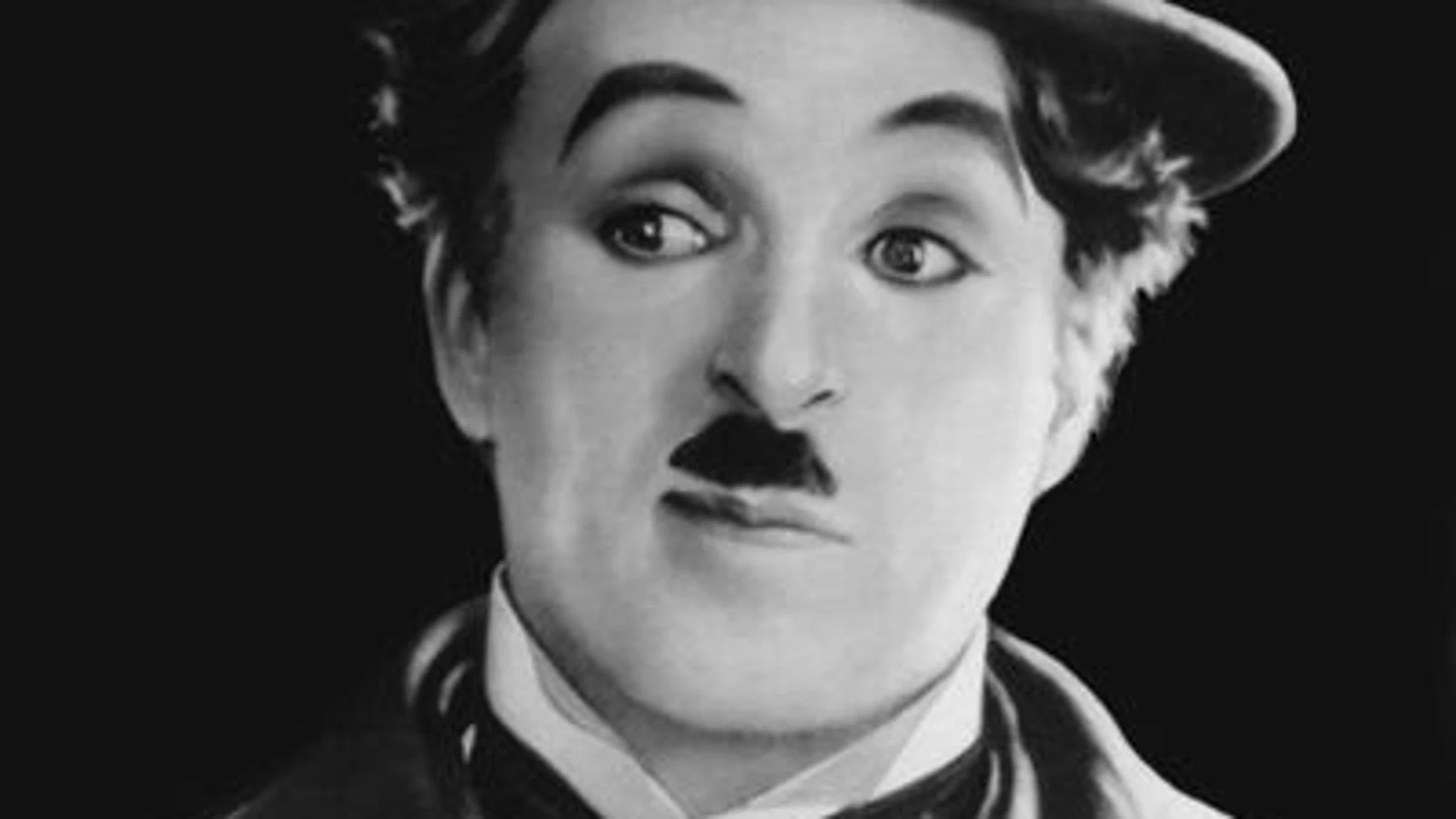 Charles Chaplin, el bigote hitleriano