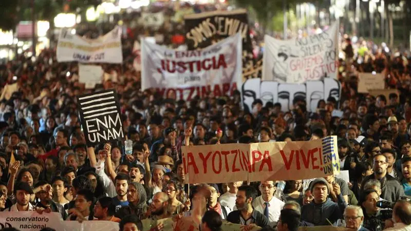 mexicanos se unen en grito por los 43 estudiantes desaparecidos de Ayotzinapa