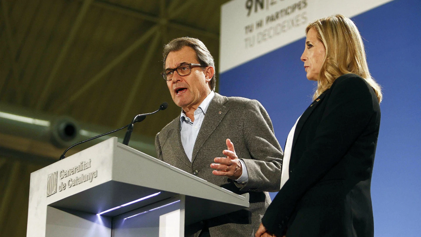 Artur Mas comparece con Joana Ortega tras el 9-N Artur Mas comparece con Joana Ortega tras el 9-N