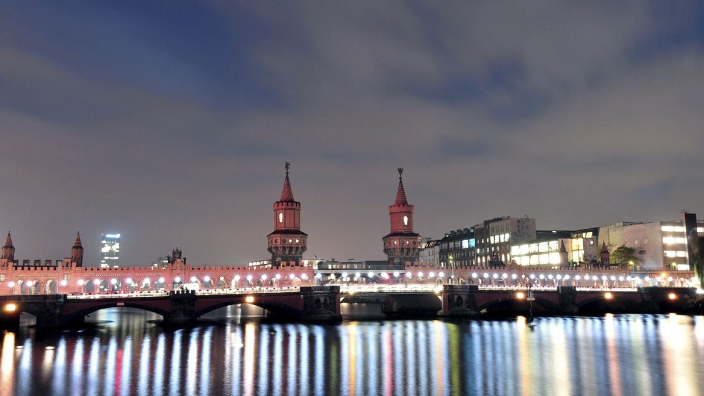 Berl&iacute;n se viste de gala para conmemorar los 25 a&ntilde;os de la ca&iacute;da del muro
