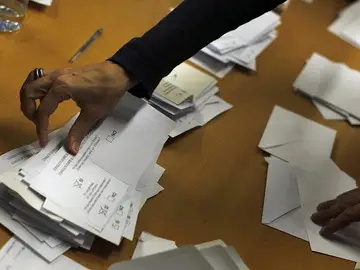 Detalle de un recuento en uno de los puntos de votaciones en el 9N Detalle de un recuento en uno de los puntos de votaciones en el 9N