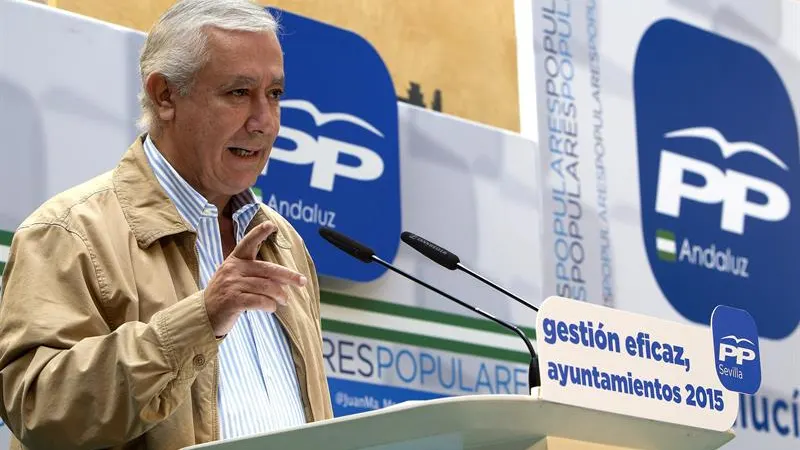 Javier Arenas, durante la inauguración hoy de la II Escuela de Otoño del PP de Sevilla