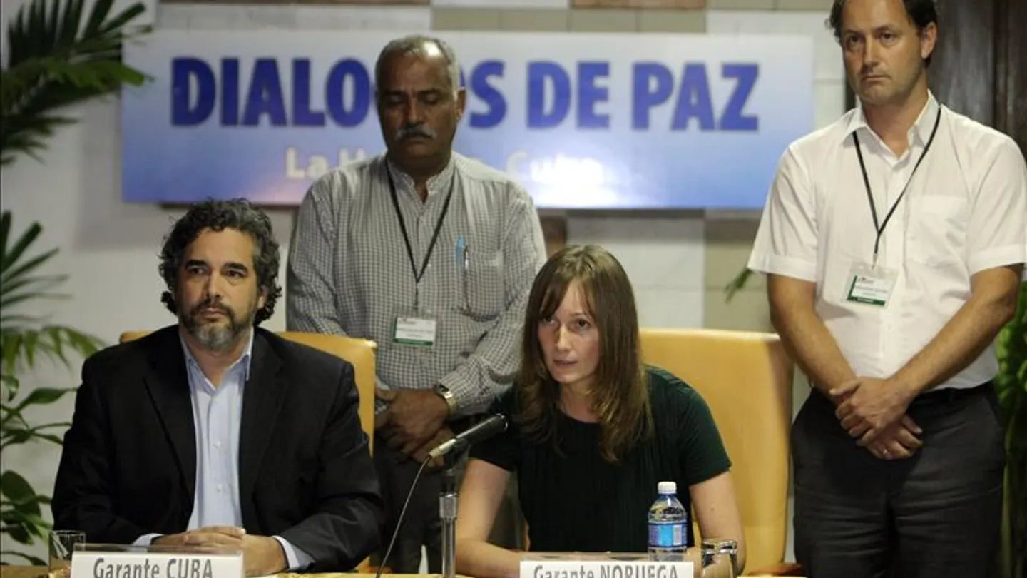 Anuncio de la liberación del general Rubén Darío Alzate Anuncio de la liberación del general Rubén Darío Alzate