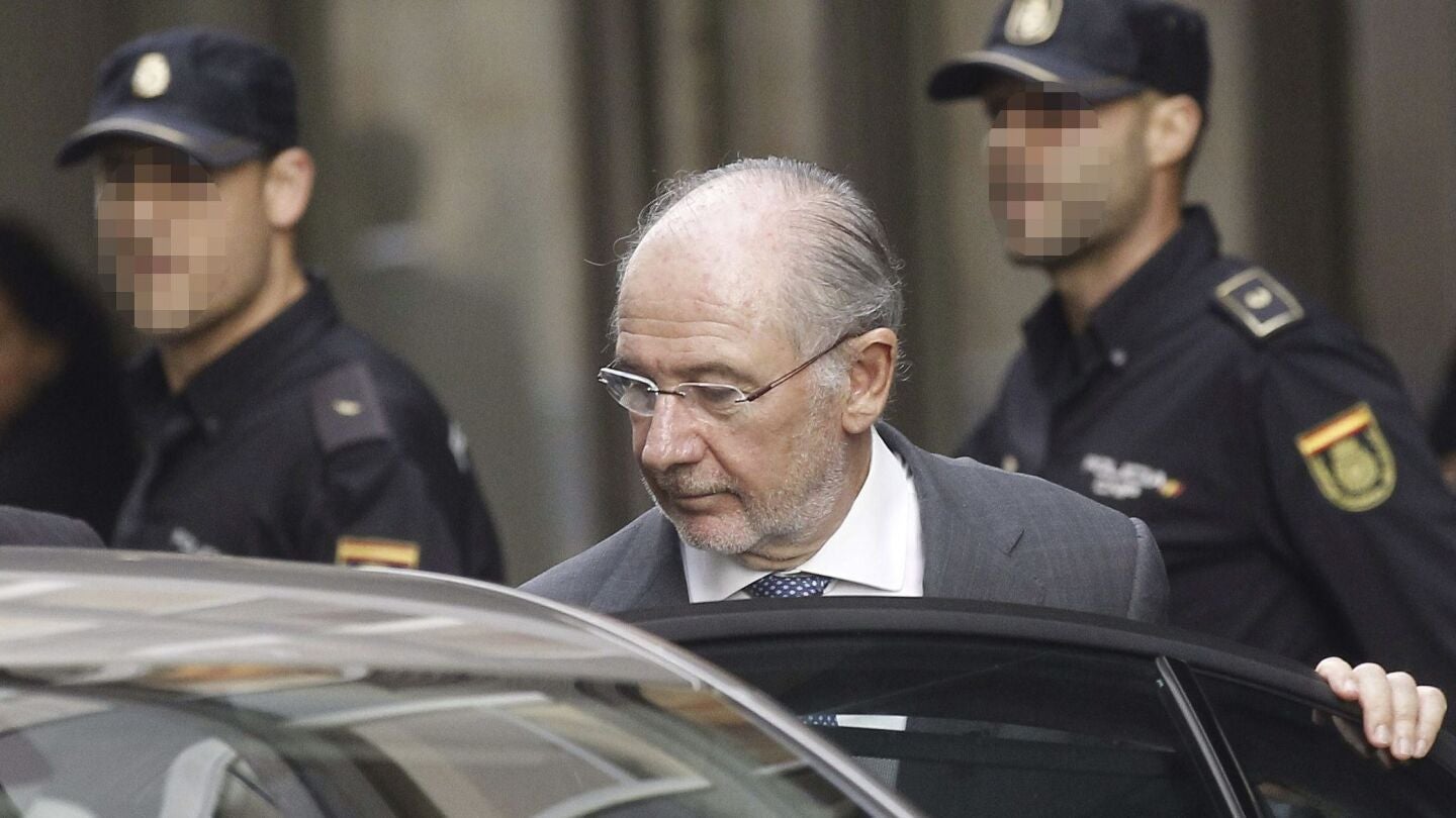 La Audiencia Nacional sit&uacute;a a Rato como responsable de la emisi&oacute;n de las 'tarjetas black'