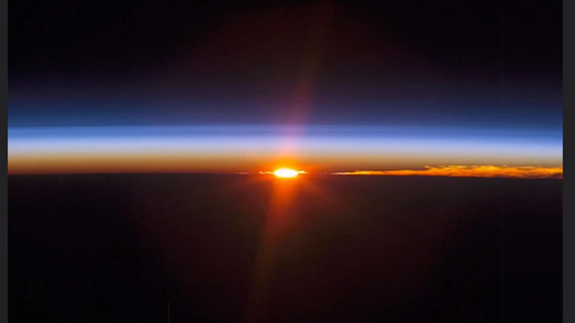 Puesta de sol desde la EEI
