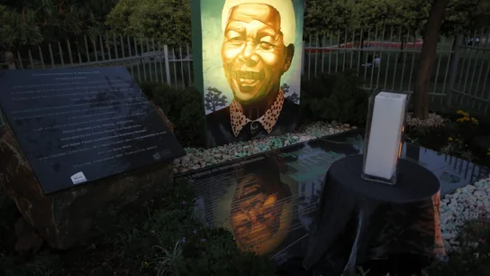 Un monumento de Nelson Mandela Un monumento de Nelson Mandela