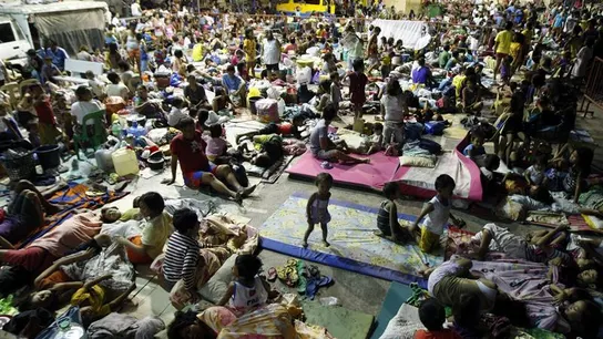 Evacuados por el tifón Hagupit en Filipinas Evacuados por el tifón Hagupit en Filipinas