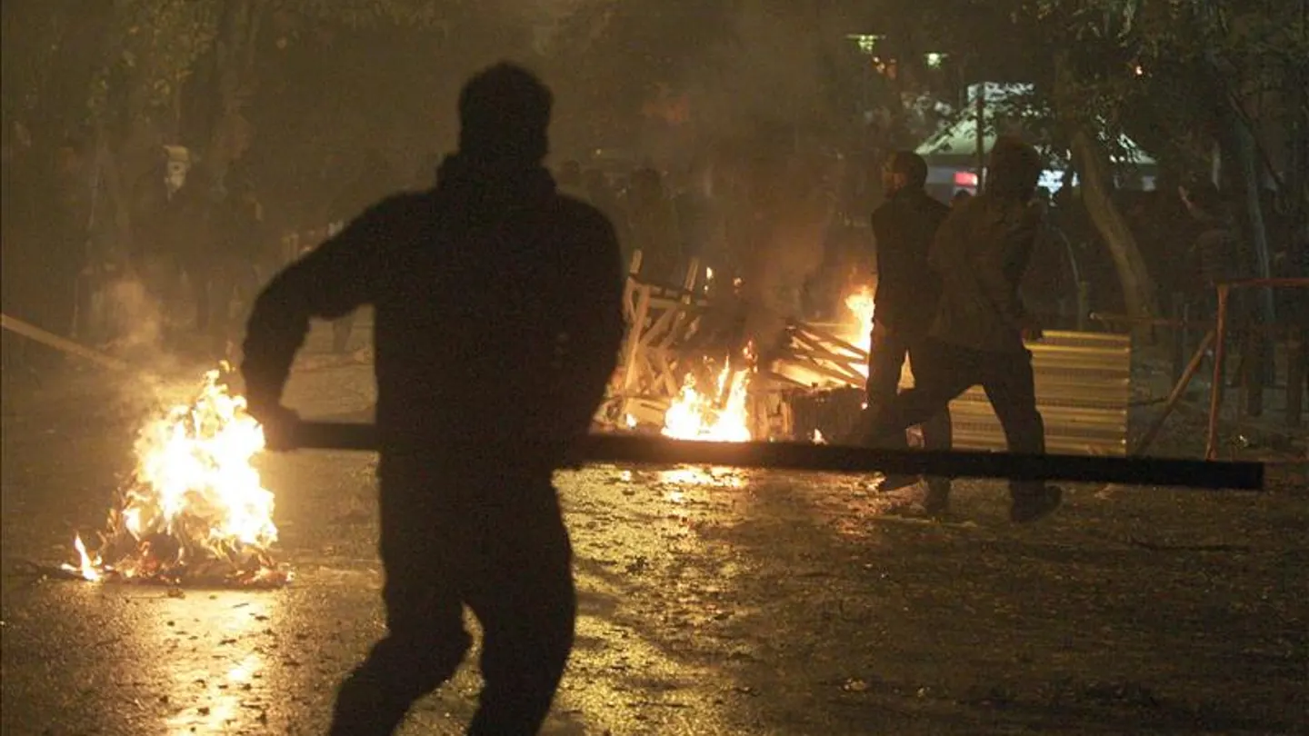Los disturbios en Atenas concluyen con más de 200 detenidos Los disturbios en Atenas concluyen con más de 200 detenidos