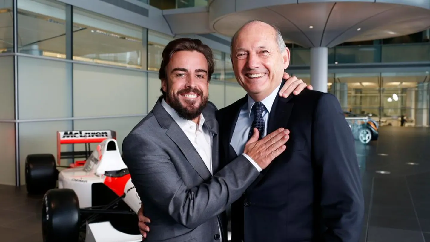 Fernando Alonso y Ron Dennis en Woking Fernando Alonso y Ron Dennis en Woking