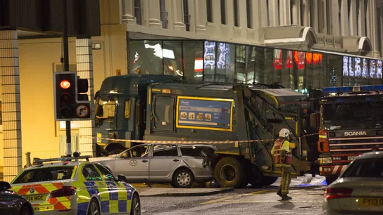 Un camión de basuras ha arrollado a seis viandantes en Escocia Un camión de basuras ha arrollado a seis viandantes en Escocia