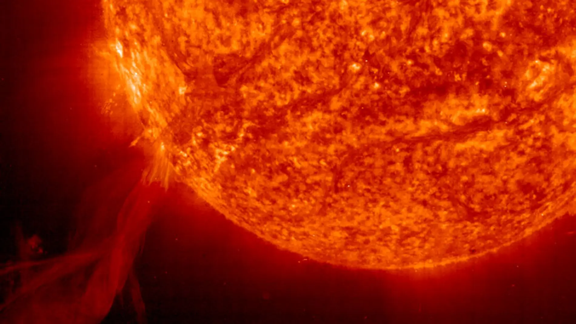 Llamarada solar del Sol capturada por SOHO