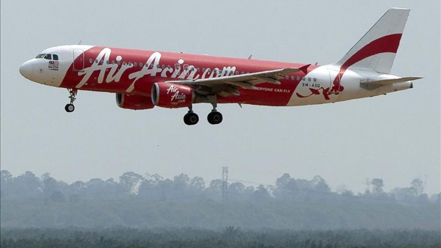 Desaparece un avi&oacute;n de AirAsia