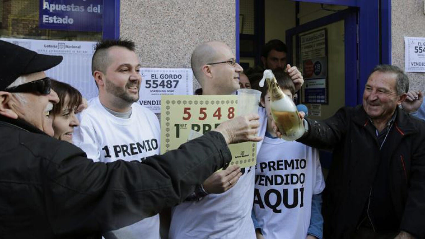 Legan&eacute;s celebra el Gordo de la Loter&iacute;a de El Ni&ntilde;o