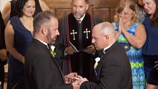 Un reverendo oficia el matrimonio de una pareja homosexual en Key West Un reverendo oficia el matrimonio de una pareja homosexual en Key West
