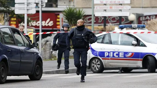 Agentes de Policía en las inmediaciones del segundo tiroteo Agentes de Policía en las inmediaciones del segundo tiroteo
