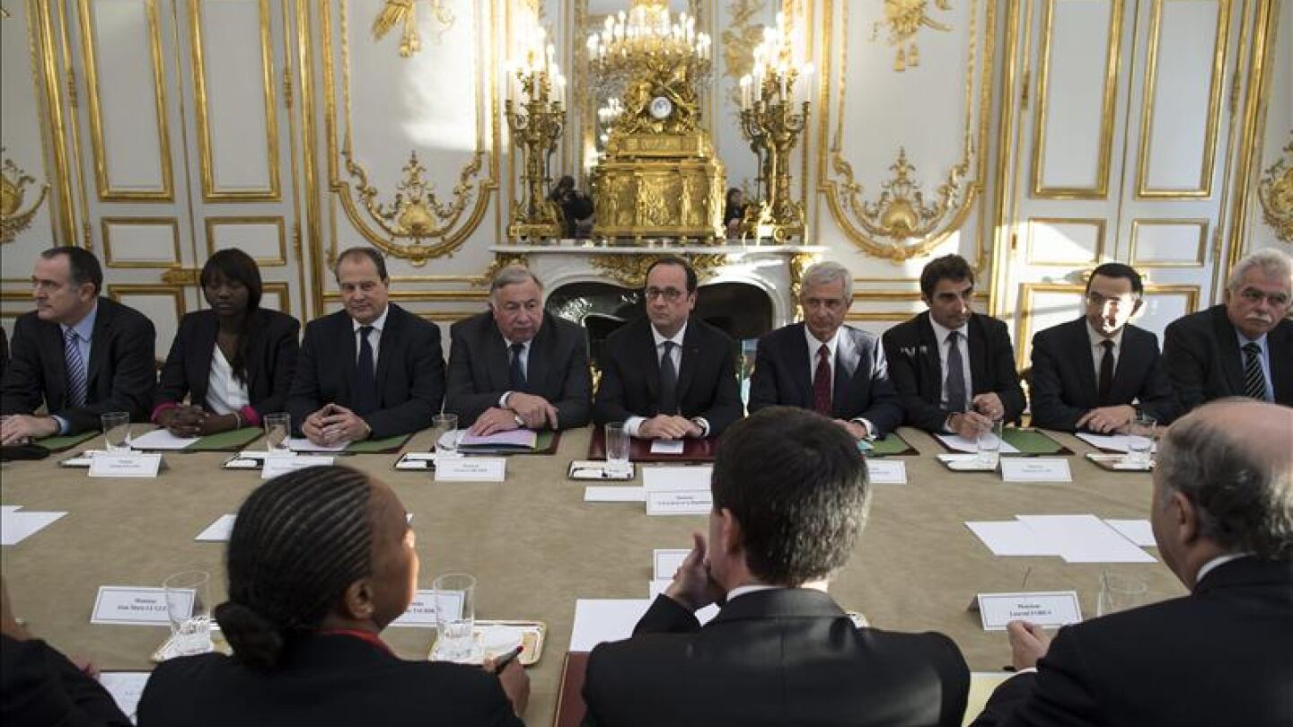 Hollande reunido con una reuni&oacute;n de emergencia