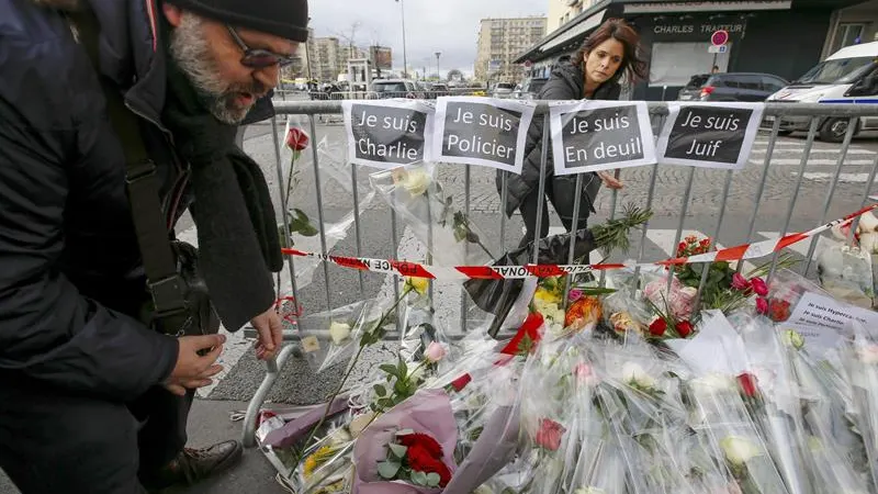 París homenajea a las víctimas de los atentados