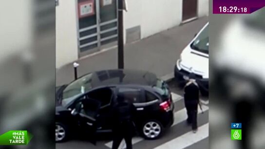 Los hermanos Kouachi huyendo