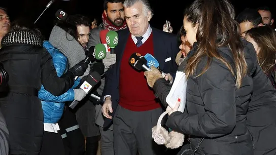 Luis Bárcenas ante los medios de comunicación Luis Bárcenas ante los medios de comunicación