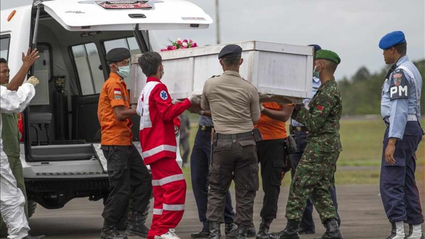 AirAsia cad&aacute;veres