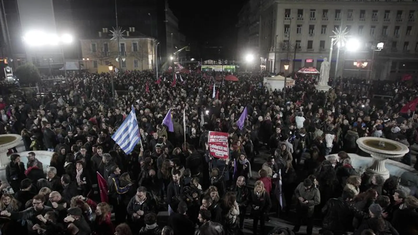 Simpatizantes de Syriza celebran la victoria electoral Simpatizantes de Syriza celebran la victoria electoral