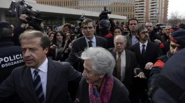 Jordi Pujol y Marta Ferrusola salen del juzgado