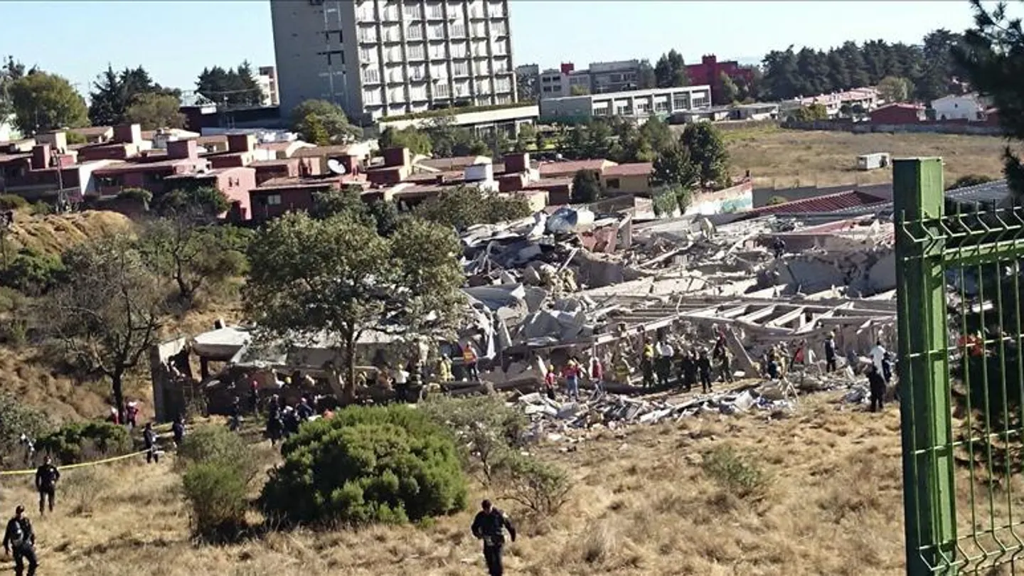 Explosión de un camión en Ciudad de México Explosión de un camión en Ciudad de México