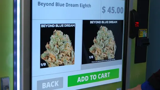 Fotografía de la máquina expendedora de productos derivados del cannabis ZaZZZ Fotografía de la máquina expendedora de productos derivados del cannabis ZaZZZ