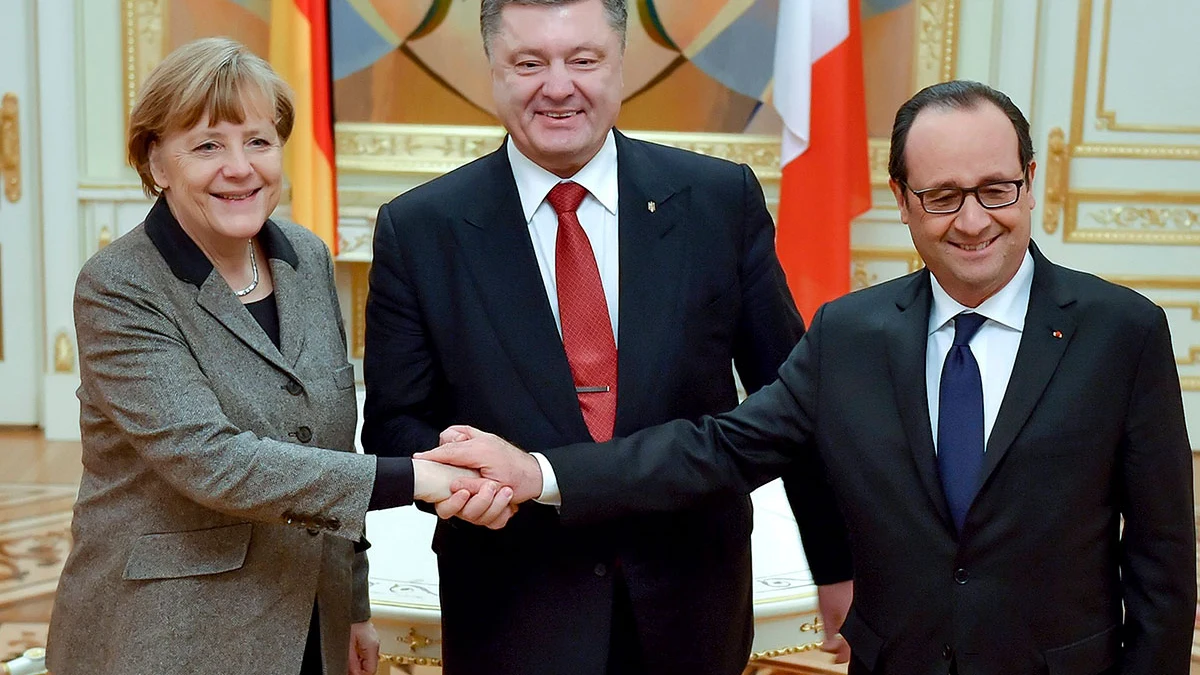 Merkel y Hollande junto al presidente de Ucrania, Petró Poroshenko