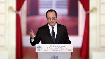 El presidente galo, François Hollande, da una rueda de prensa