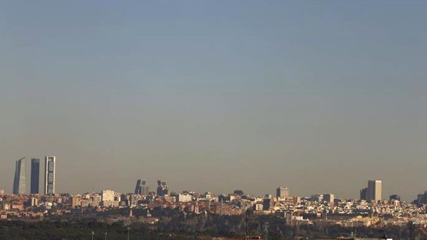 Madrid limitar&aacute; el tr&aacute;fico y el aparcamiento cuando se dispare la contaminaci&oacute;n