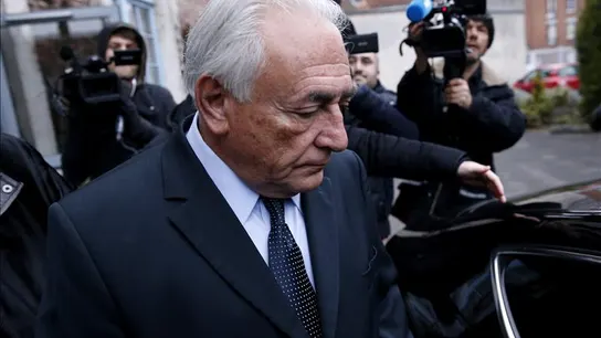 Dominique Strauss Kahn a la salida de los juzgados Dominique Strauss Kahn a la salida de los juzgados