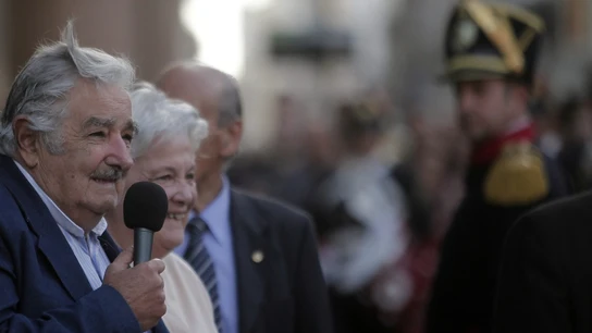 José Mujica en su discurso de despedida en Montevideo José Mujica en su discurso de despedida en Montevideo
