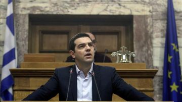 Alexis Tsipras acusa a Rajoy de liderar un eje contra Atenas