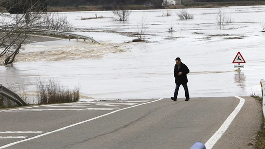 Caudal del río Ebro a su paso por Pradilla Caudal del río Ebro a su paso por Pradilla