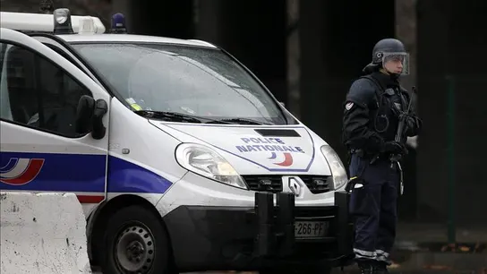 Un coche de la policía francesa en un suceso. Un coche de la policía francesa en un suceso.