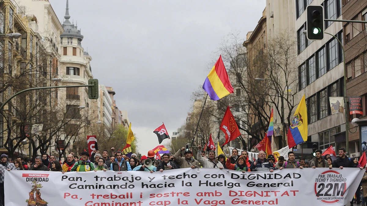 Una de las nueve columnas que integran las Marchas de la Dignidad