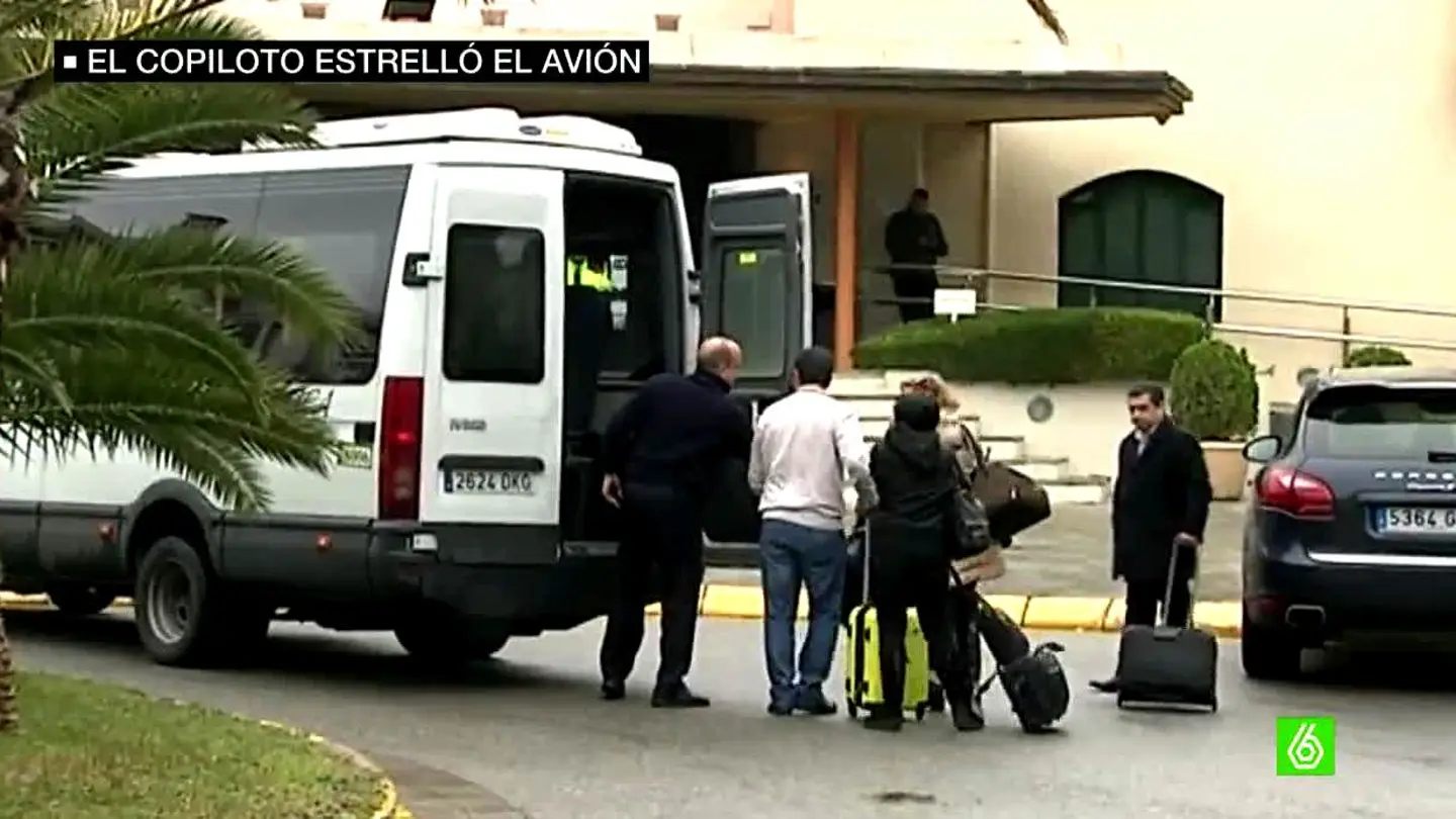 Familiares de las víctimas del avión Familiares de las víctimas del avión