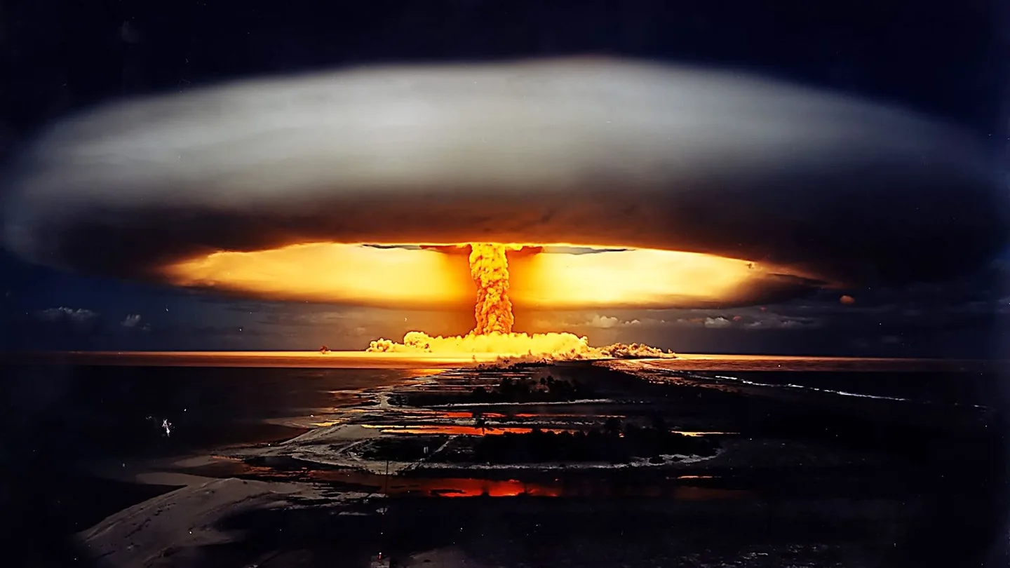 Explosión de una bomba nuclear Explosión de una bomba nuclear