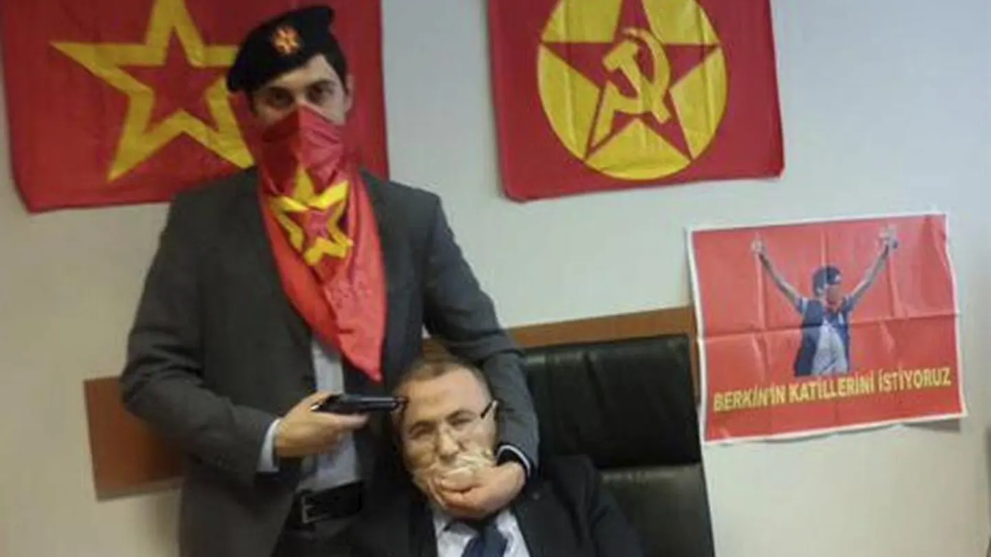 Fotografía publicada en Twitter por el partido ilegalizado DHKP-C Fotografía publicada en Twitter por el partido ilegalizado DHKP-C