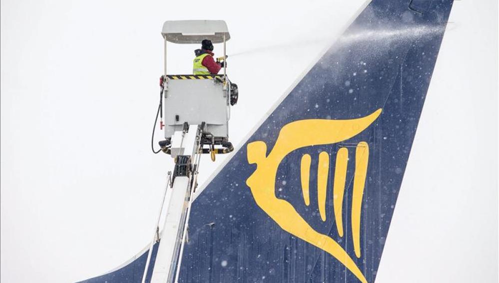 Dos aviones de Ryanair se rozan en Dublín, con daños en el ala y la cola