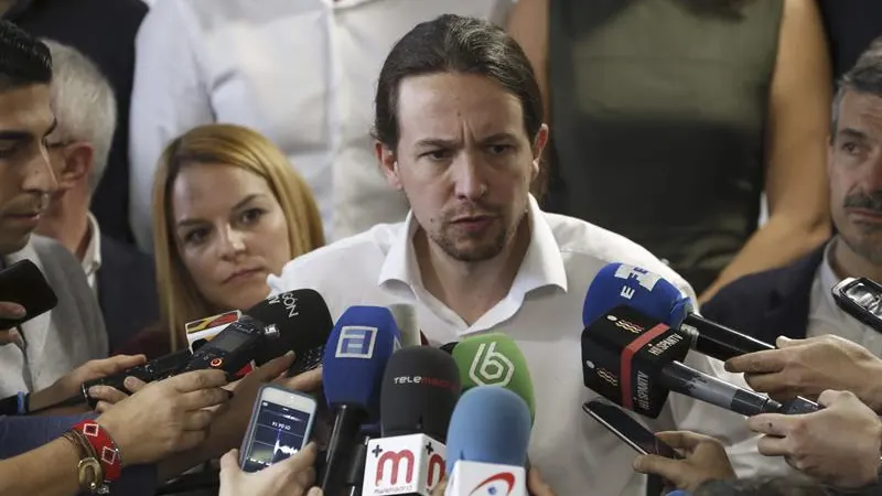 Pablo Iglesias responde a los periodistas