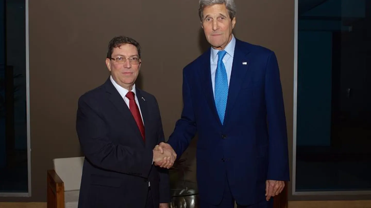 El secretario de Estado de Estados Unidos, John Kerry, y el canciller cubano, Bruno Rodríguez El secretario de Estado de Estados Unidos, John Kerry, y el canciller cubano, Bruno Rodríguez
