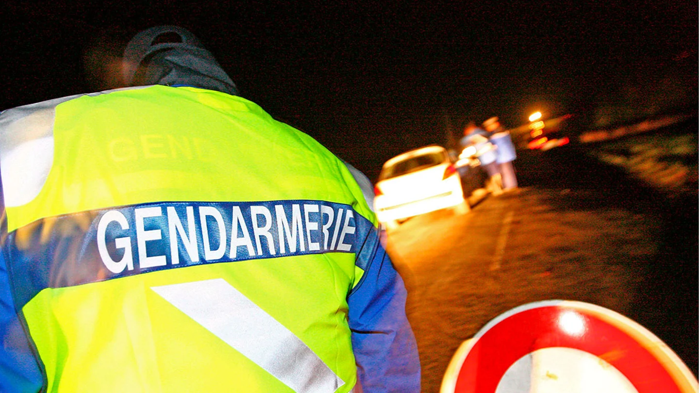 Imagen de archivo de un suceso atentido por la gendarmería francesa Imagen de archivo de un suceso atentido por la gendarmería francesa