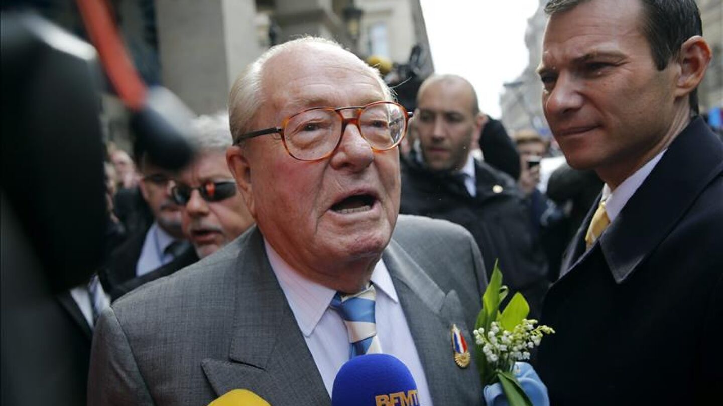 Le Pen padre tira la toalla y renuncia a ser candidato