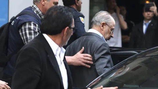 Rato accede un vehículo tras salir de su casa detenido Rato accede un vehículo tras salir de su casa detenido