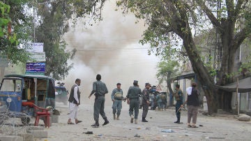 Atentado suicida perpetrado cerca de la entrada de un banco de la ciudad de Jalalabad